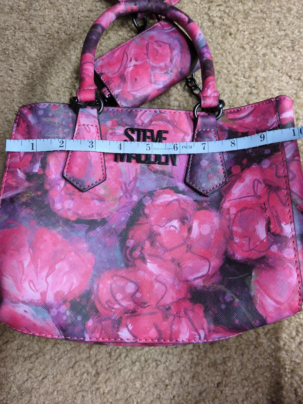 Steve Madden Black & Red Roses floral handbag  W Card Holder & Detachable Strap
